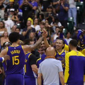 压哨绝杀！勇士新援抢戏：三分7中5，库里开心庆祝