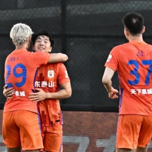 星空体育官方网站-泰山三连客炼狱之旅打响头炮 北上大连企盼“双赢”