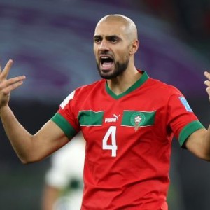 星空体育官方网站-【人物】阿姆拉巴特：跑不死的全能中场，走出迷茫