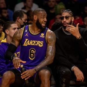 星空体育-湖人一天受到两次打击，但最黑暗的时光还在后面